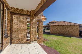 Apartment / Flat For Rent in Erand Gardens, Midrand